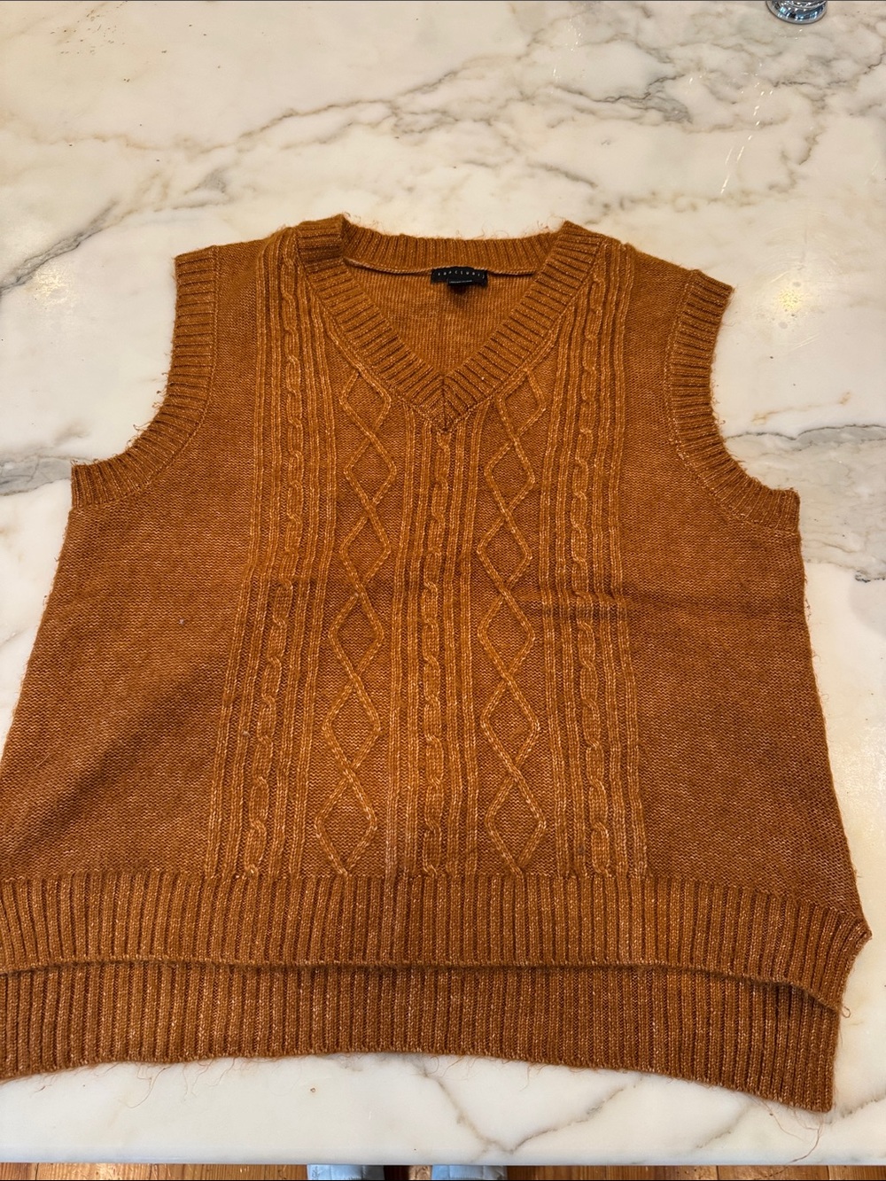 Sanctuary Cable-Knit V-Neck Sweater Vest - Rust/Brown